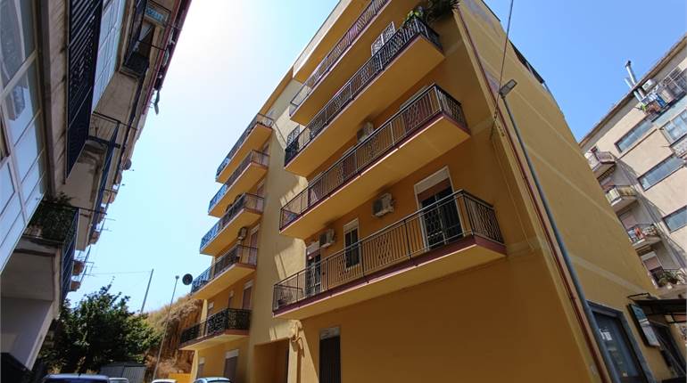 QUADRILOCALE A RAVAGNESE RIF. V394/25